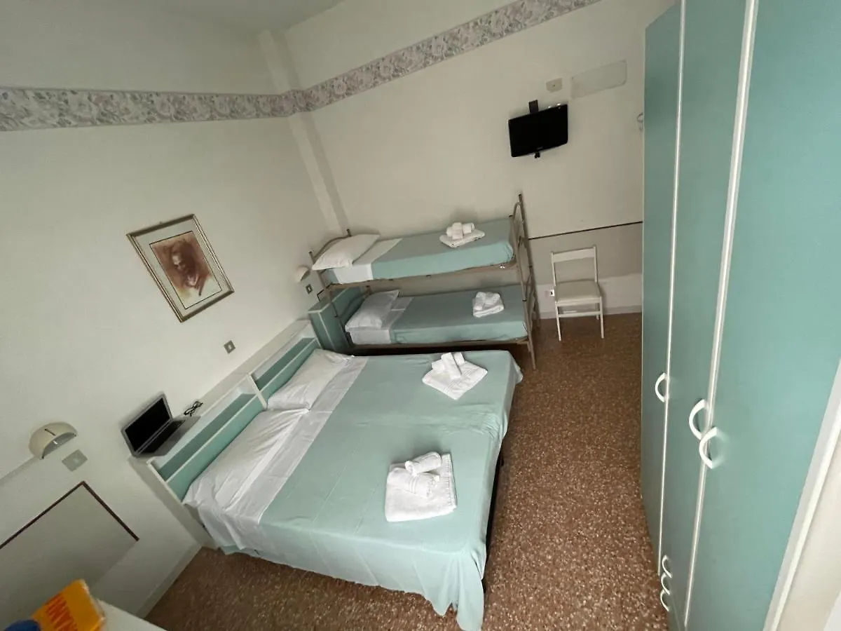 Hotel Urania Nuova Gestione Rímini 3*,  Italia