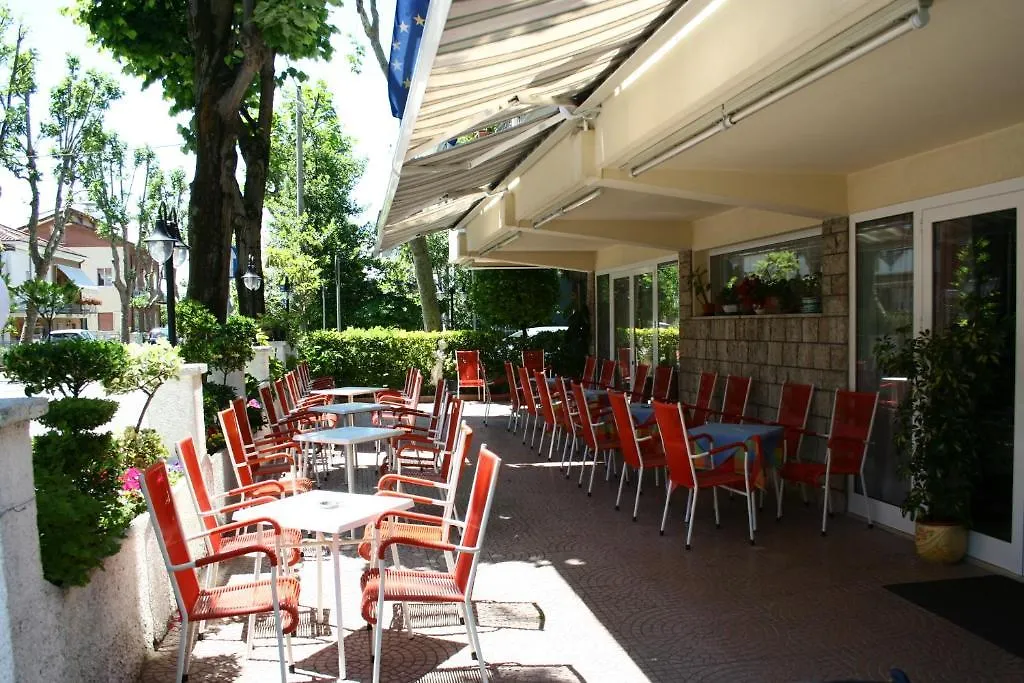 Hotel Urania Nuova Gestione Rímini