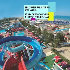 Отель Giorg - Waterpark Included