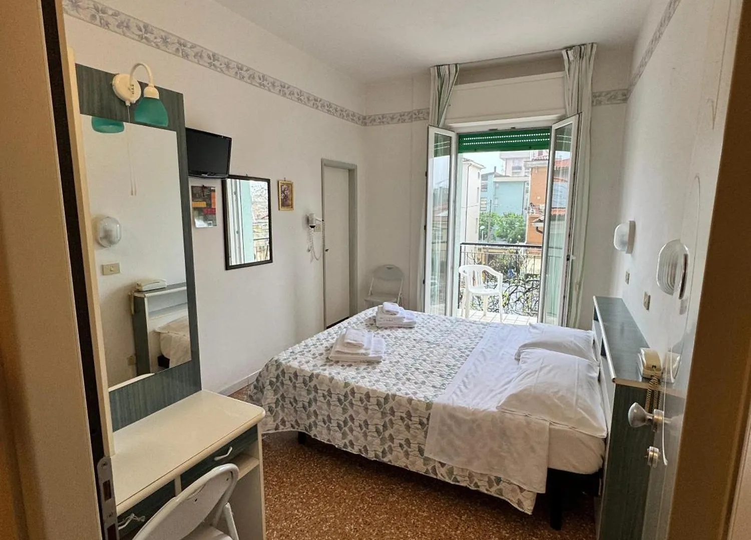Hotel Urania Nuova Gestione Римини 3*,
