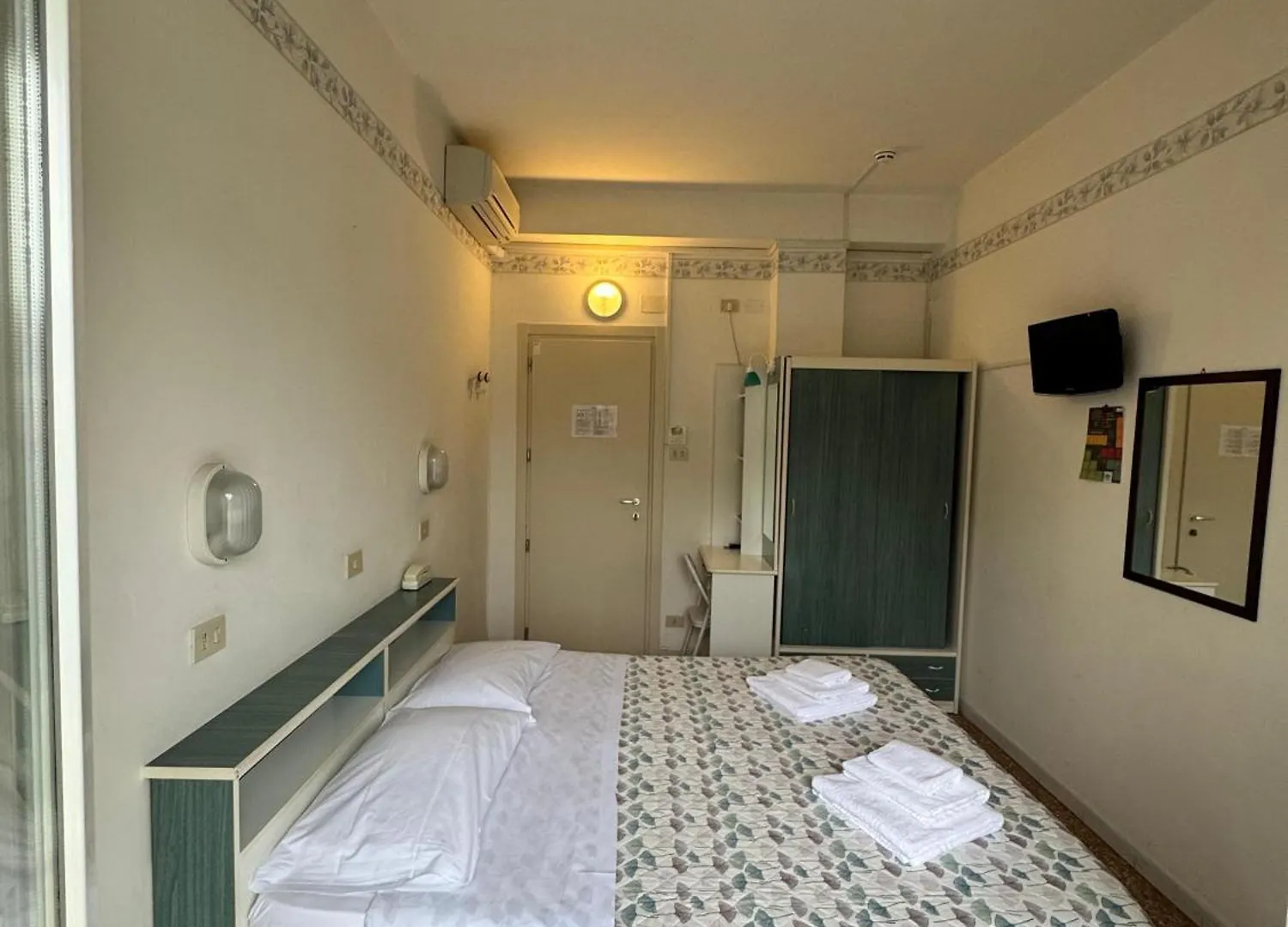 Hotel Urania Nuova Gestione Римини