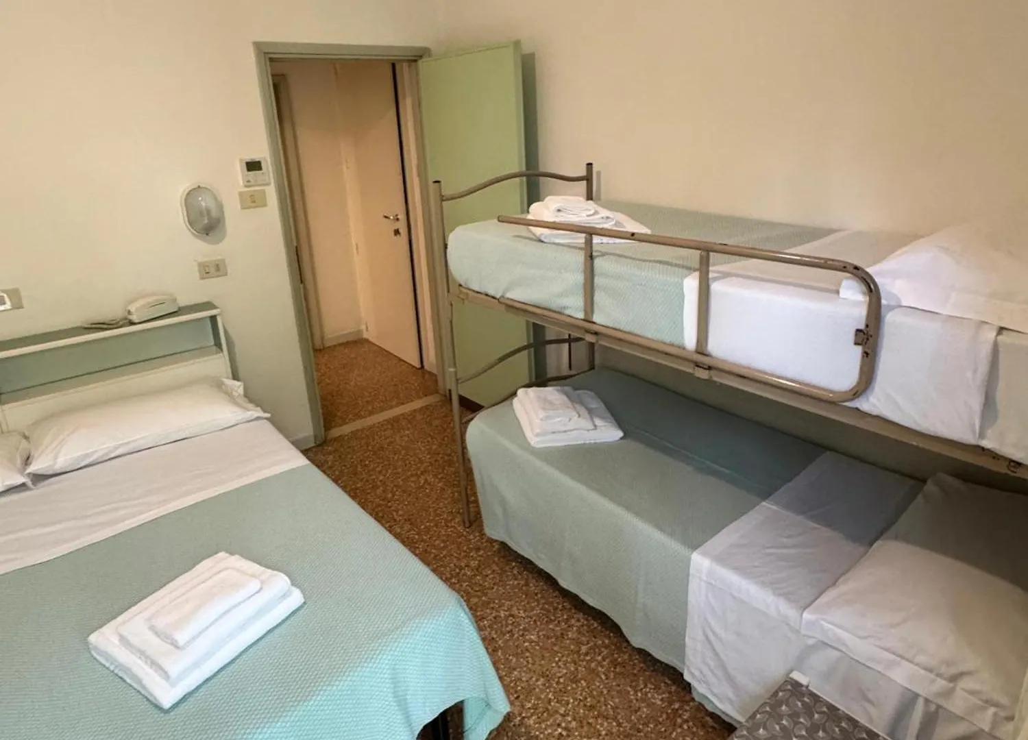 Hotel Urania Nuova Gestione Римини Италия